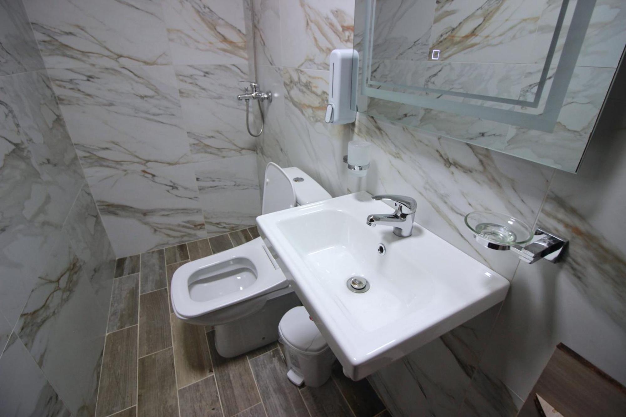 Guest House Denis Gjirokaster Ngoại thất bức ảnh