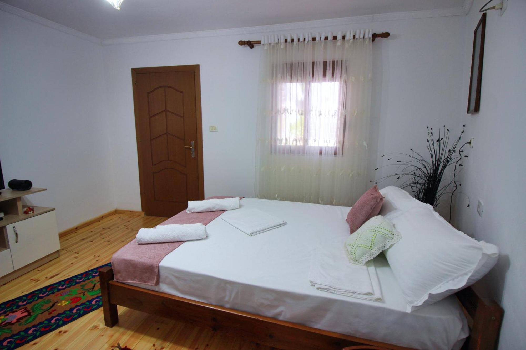 Guest House Denis Gjirokaster Ngoại thất bức ảnh
