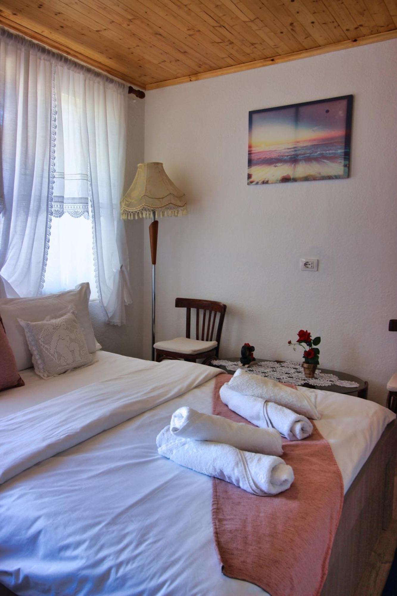 Guest House Denis Gjirokaster Ngoại thất bức ảnh