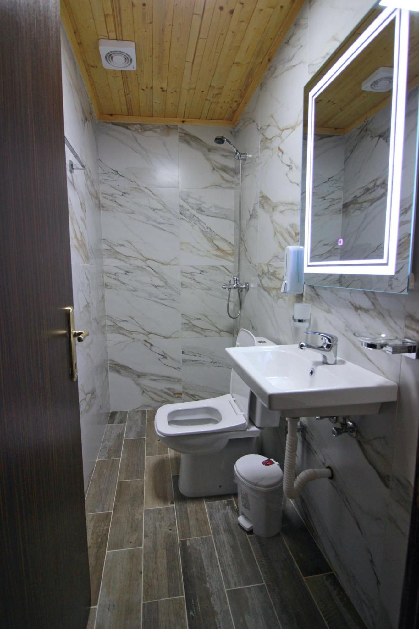 Guest House Denis Gjirokaster Ngoại thất bức ảnh