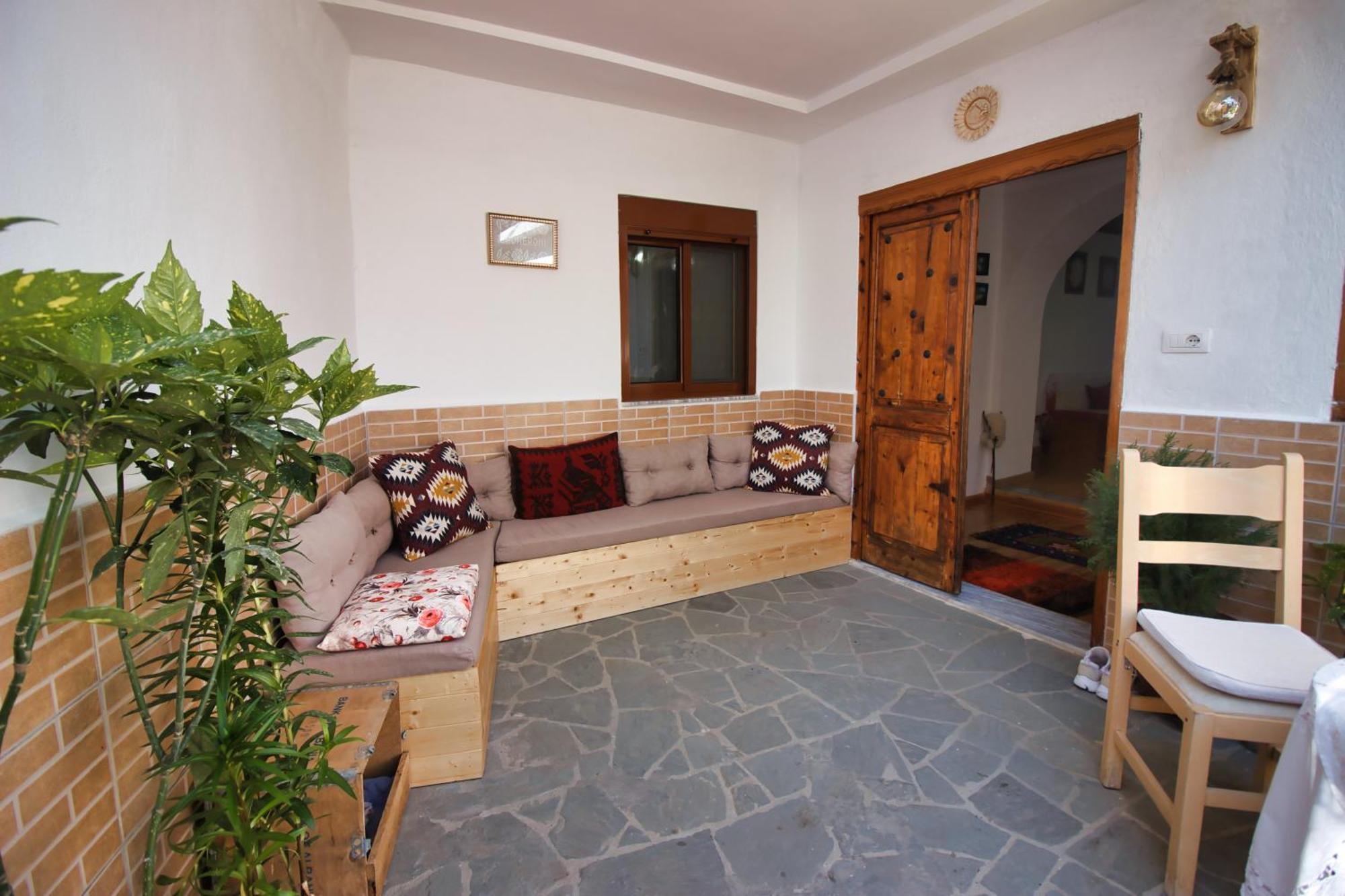 Guest House Denis Gjirokaster Ngoại thất bức ảnh