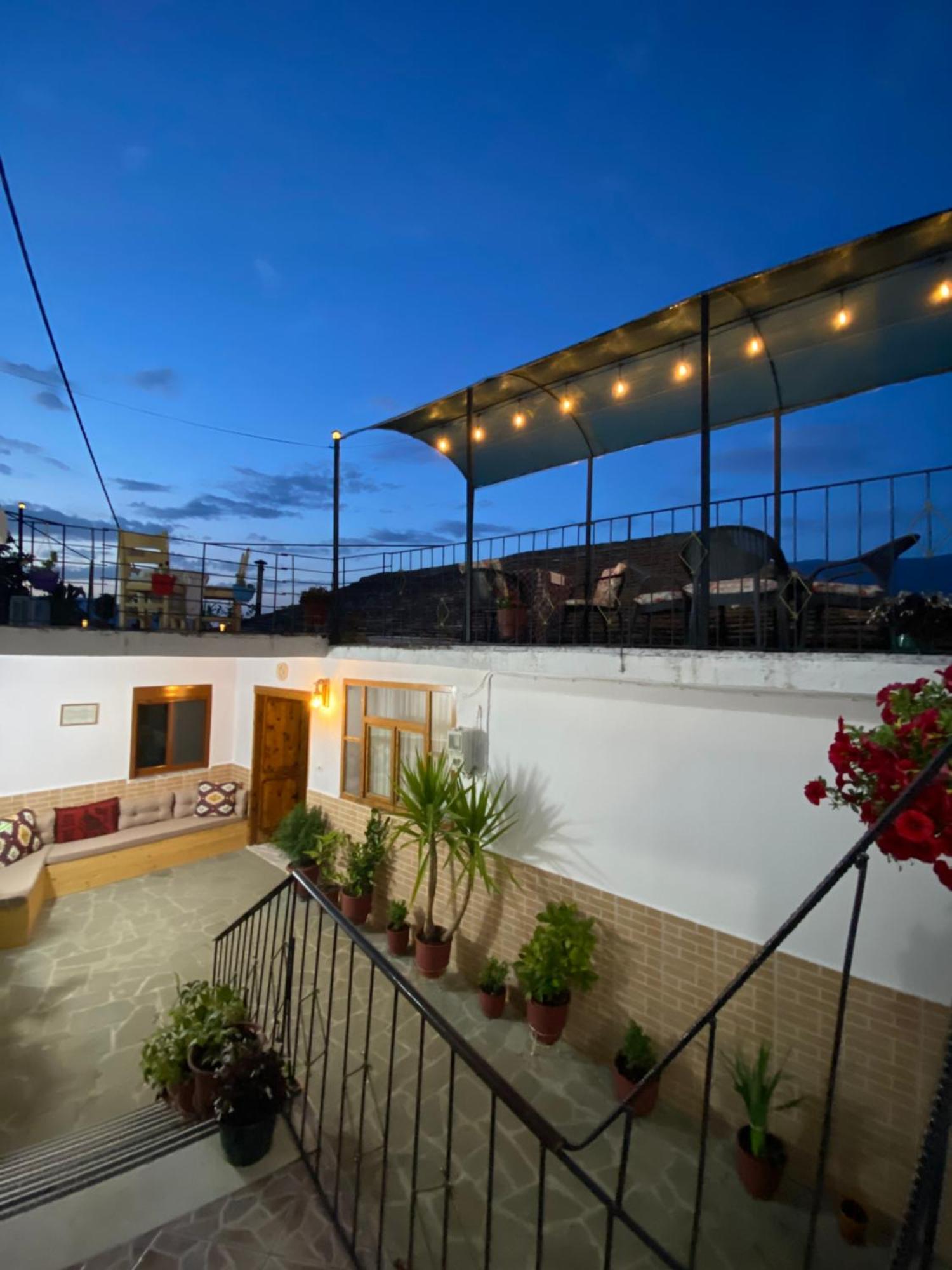 Guest House Denis Gjirokaster Ngoại thất bức ảnh